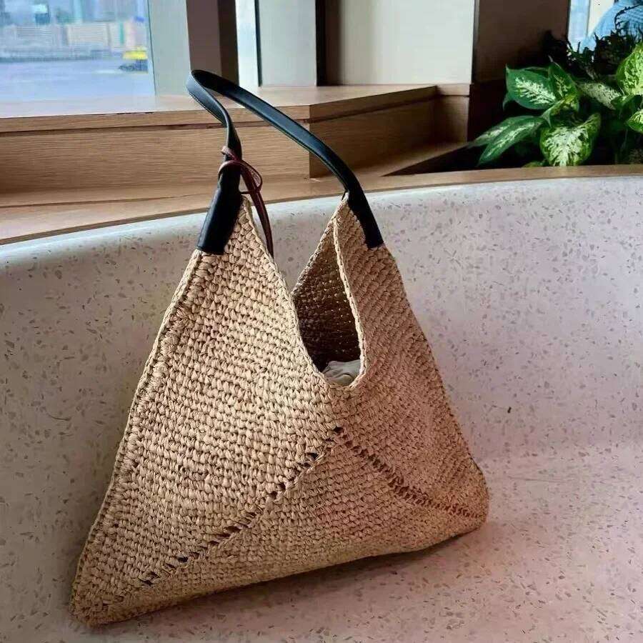Designer Luxury 2025 New Fashion Versatile Straw Tote Triangle Casual Design Shoulder Handbag Bag Tide