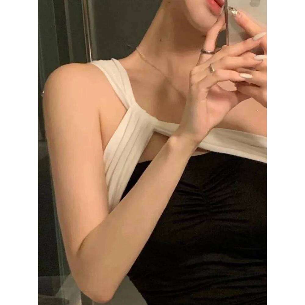 Sexy Half Sleeved Recreation Resort Swimsuit Women Korean Style Texture The Shoulder Beach Wear One Piece Swimwears