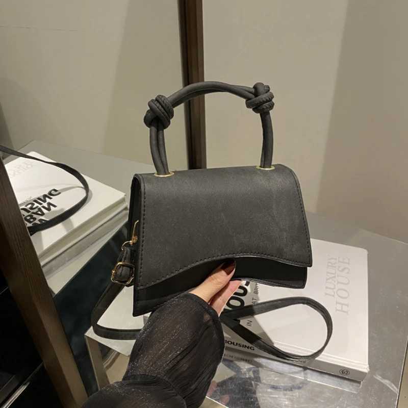 Fashionable Womens Shoulder Bag Pure Color Trendy Crossbody Bag Simple Casual Diagonal Bag Small Square Bags for Autumn Handbags R250717