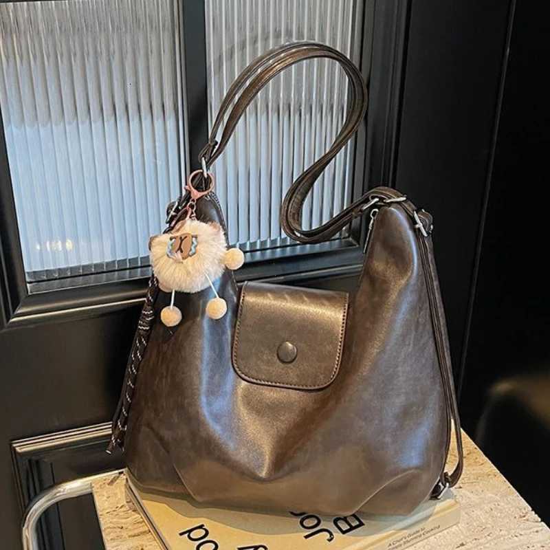 2025 Top Selling Single Shoulder Tote Bag for Women Large Capacity Commuting Backpack with Lightweight Design Travel Backpack Y250718