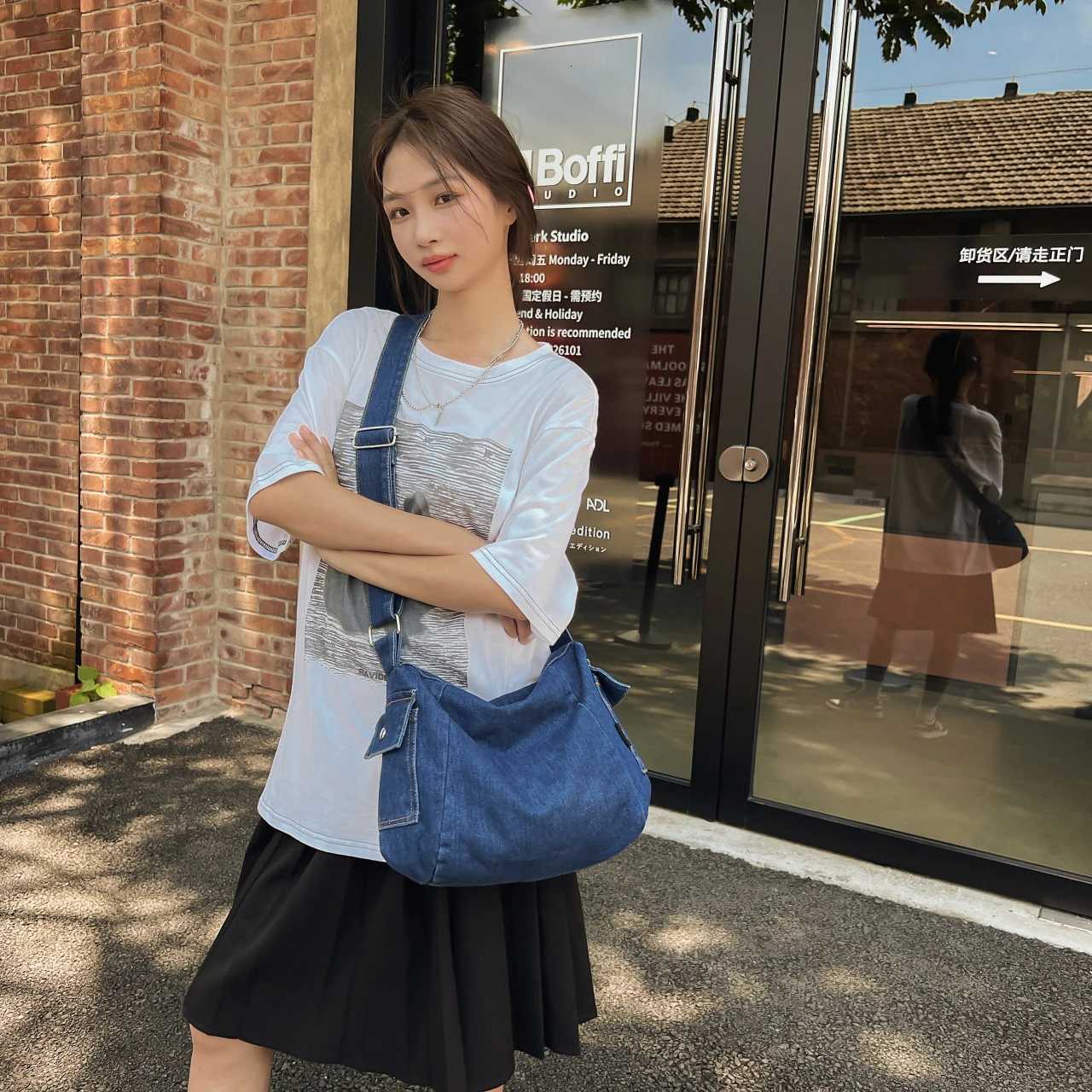 New Fashion Casual Womens Crossbody Bag Simple Style Multi Functional Shoulder Bag High Quality Soft Fabric Womens Handbag Z250718