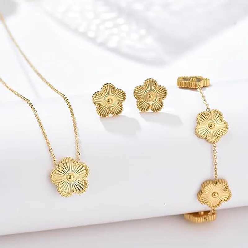Luxurious Five Leaf Flower Jewelry Set 14K Gold Plated Stainless Steel Black White Gold Silver Color Elegant for Women X250718