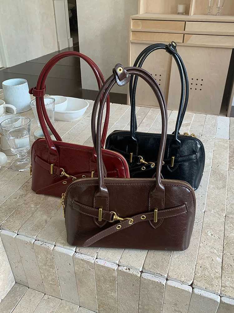 2025 new handbag fAshionable casual womens daily commuting bag armpit bag bowling bag versatile womens bag Z250718