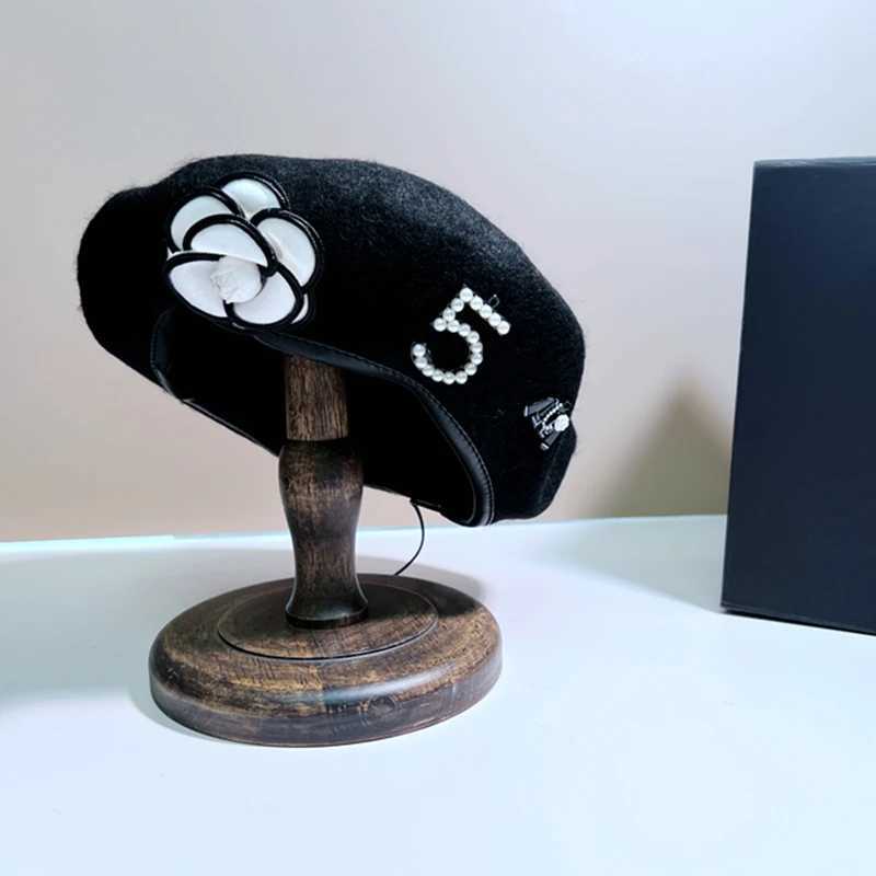 French women hats in winter hats woman Wool Classic Flower Beret Hat Women Keep Warm Brand Beanie Adjustable gorras para mujer L250718