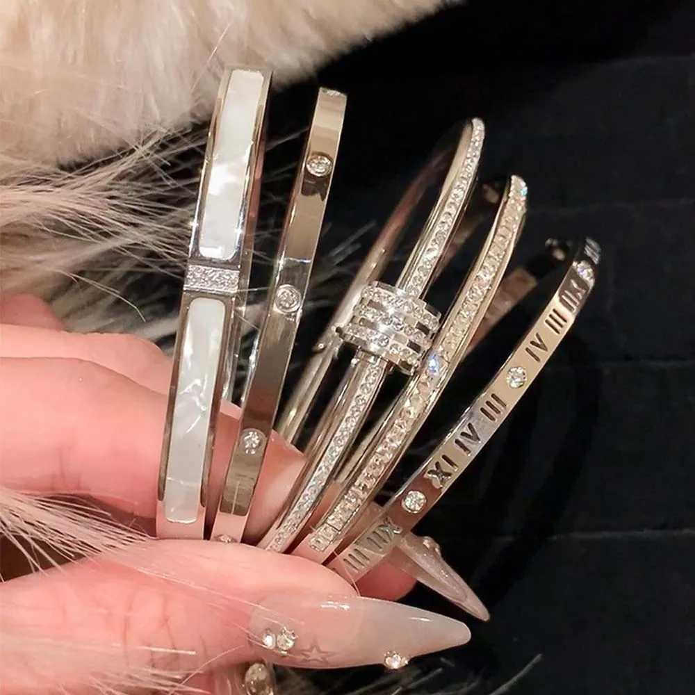 1pc Titanium Steel Silver Bracelet Fashionable Classic Style Stainless Steel Bracelet Inlaid With Zircon For Daily Wear X250718