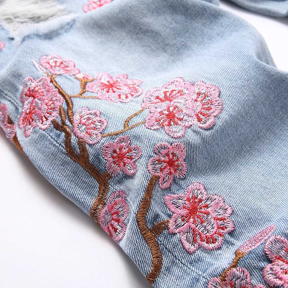 Men Flower Embroidery Denim Jeans Streetwear Light Blue Boot Cut Pants Sakura Design Released Hem Ripped Flared Trousers X250718