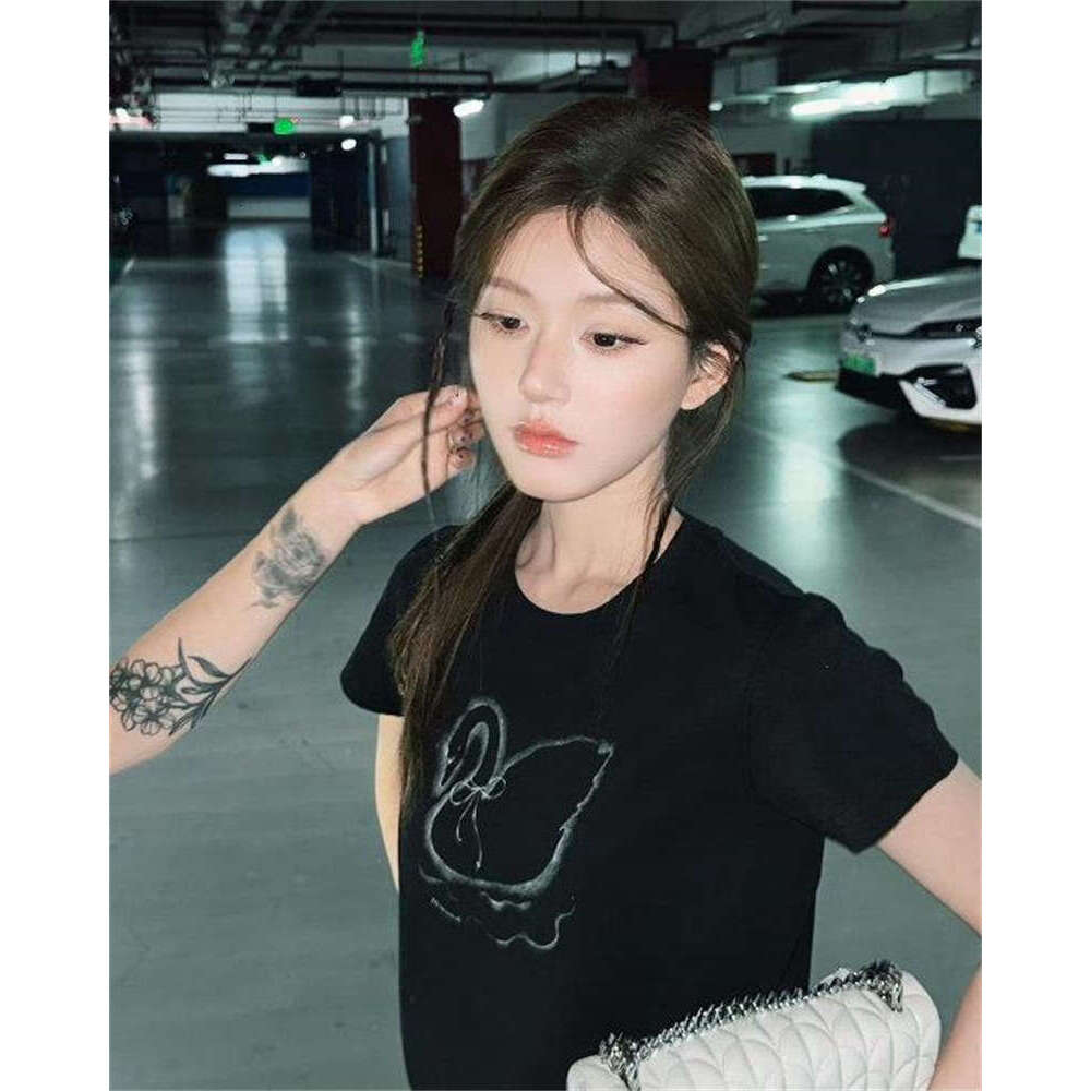 Let Me Shine Zhao Lusi Xu Yan Same Style Swan Pattern Black Short Sleeve T-Shirt Women Slim Fit Crop Round Neck Top B5
