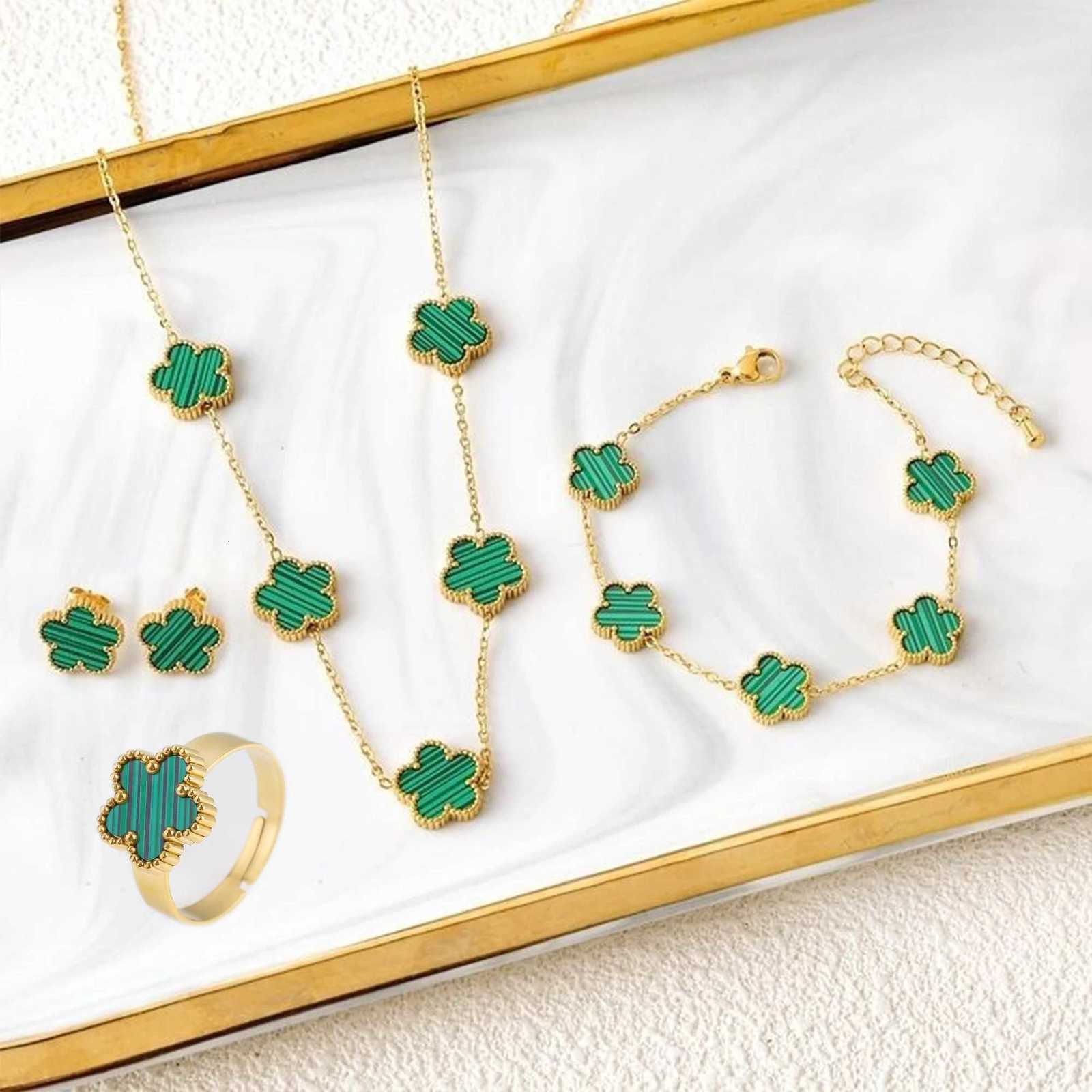 Classic Luxury 4pcs Stainless Steel Bracelet Necklace Earrings Ring Five Leaf Flower Jewelry Set for Wen Party Jewelry X250718
