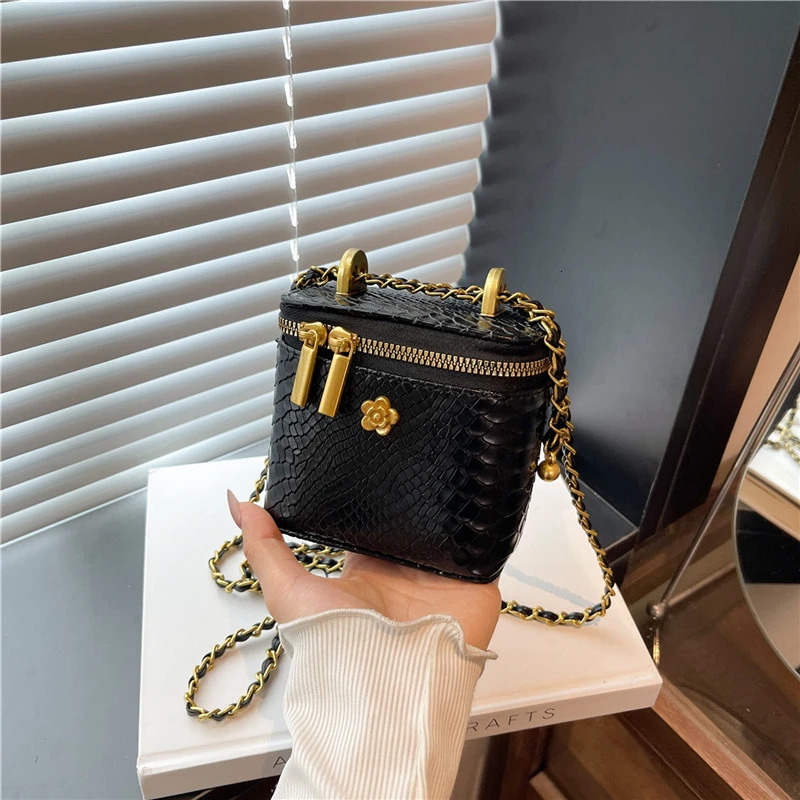 Minimalist Leather Crossbody Bag For Women Elegant Vintage Design Stylish Clutch Casual Purse Tote Handbag R250718