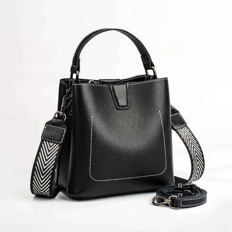 2025 Genuine Leather Women's bucket Fashionable Large Capacity Shoulder Bag design cowhide Versatile Crossbody bag