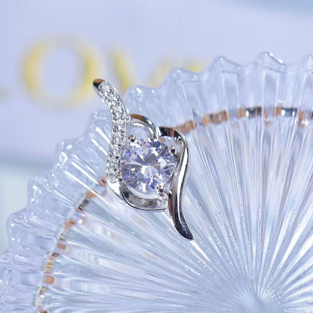 Premium Angel's Love Moissanite Pendant - Elegant Design with High - quality Lab - Created Gem, Perfect Gift for Her