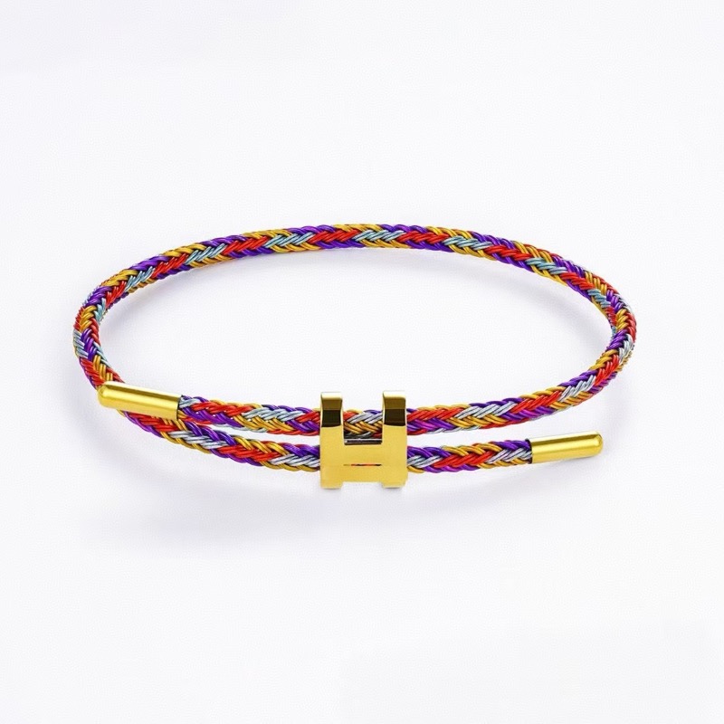 Fashionable Titanium Steel Wire Rope Bracelet with Classic Letter Clasp Adjustable Multi-color High-quality Luxury Jewelry. Z260313