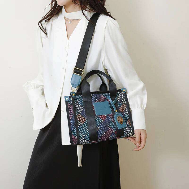 Stylish Leather Shoulder Women, Classic Messenger Bag For Ladies With Elegant Famous Designer Details