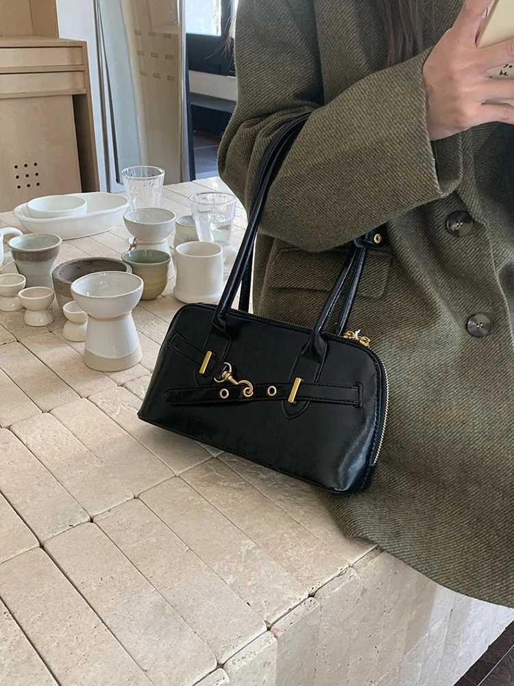 2025 new handbag fAshionable casual womens daily commuting bag armpit bag bowling bag versatile womens bag Z250718