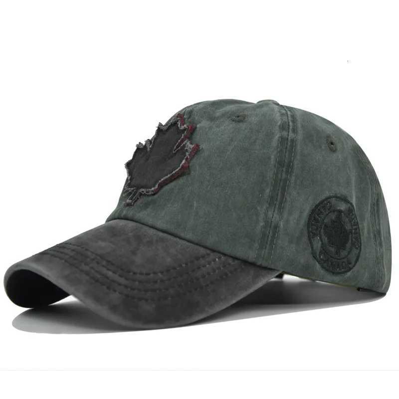 Canadian Maple Leaf Embroidered Baseball Cap Mens and Womens Duckbill Cap Vintage and Versatile Duckbill Cap y250717