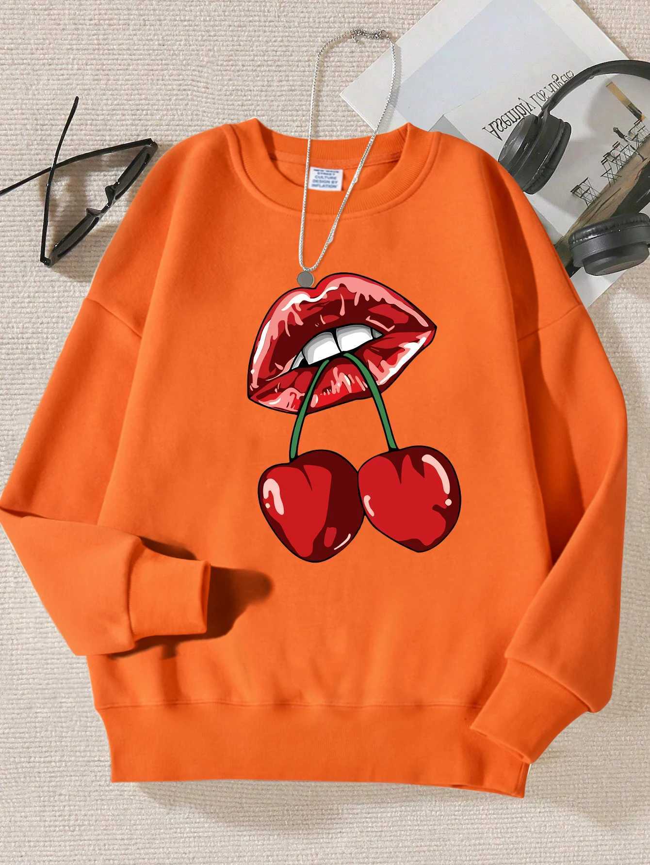 Cherrys In The Mouth Design Print Sweatshirt For Women Simple Soft Sweatshirts Street Loose Pullover Autumn Casual Unisex Top XJ250717