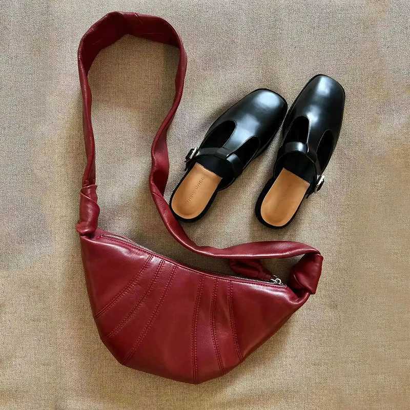 Burgundy Croissant Shoulder Bags For Women Vintage Solid Color Crescent Crossbody Bag Brand New Luxury Designer Handbags Y250718