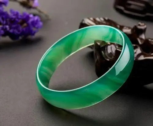 Natural green Jade Bracelet Bangle For Women Hand Carved Bangles Lady Jewelry Charm Bracelet Fashion Accessories 67-68mm 250717
