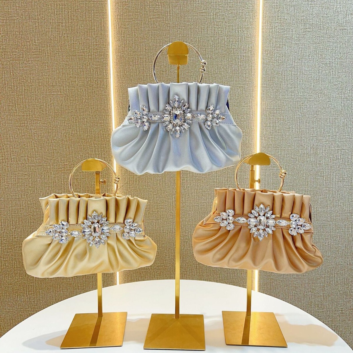 2025 Summer new women's shoulder crossbody bag designer bag elegant style diamond inlaid dinner handbag summer new designer luxury bag