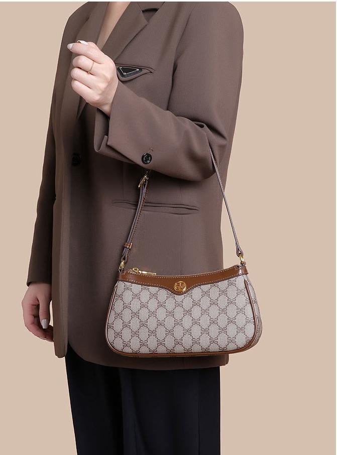 2025 Designer Shoulder High Quality Women's handbag Purse Leather Metal badge Letter print Crossbody Black Classic Underarm Bag Hobo bag