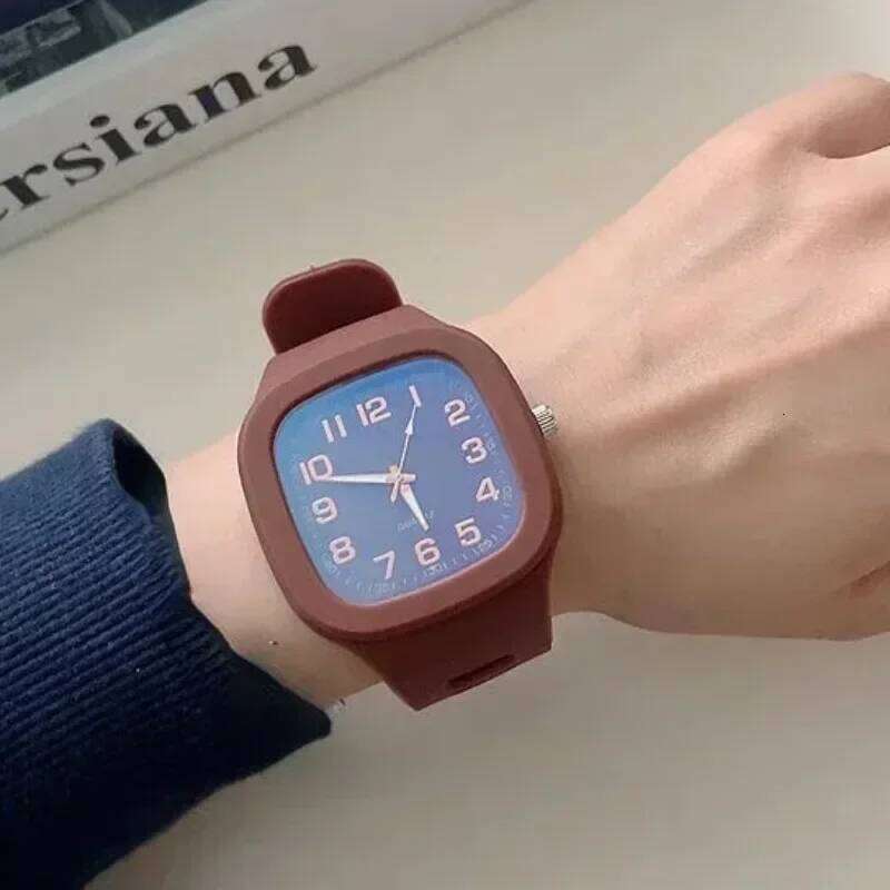 free shipping Fashion Women Squartz Dial Watches Men High Quality Silicone Quartz Wristwatches Students Waterproof Watch Clock Gifts