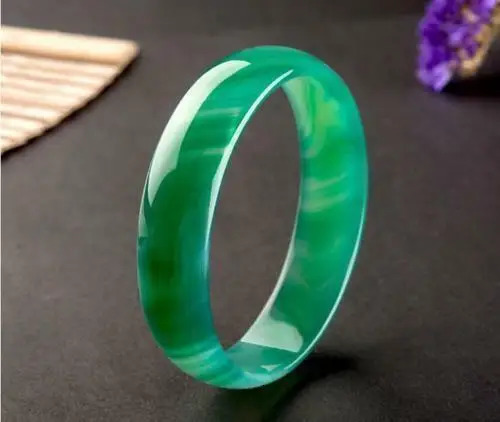 Natural green Jade Bracelet Bangle For Women Hand Carved Bangles Lady Jewelry Charm Bracelet Fashion Accessories 67-68mm 250717