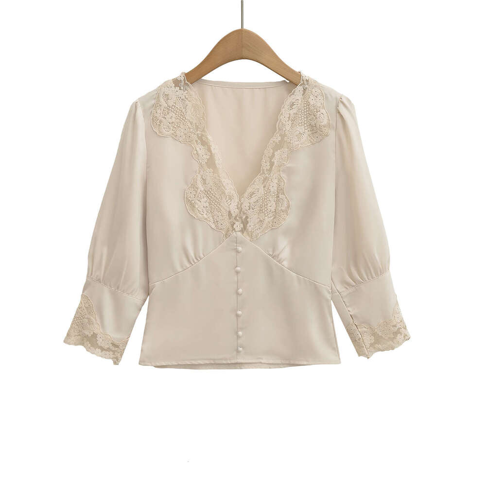 French Romantic Lace Patchwork Satin Five-Quarter Sleeve Shirt For Women, Designed With Sexy V-Neck, Short Mid-Sleeve Top, Ins Style B5