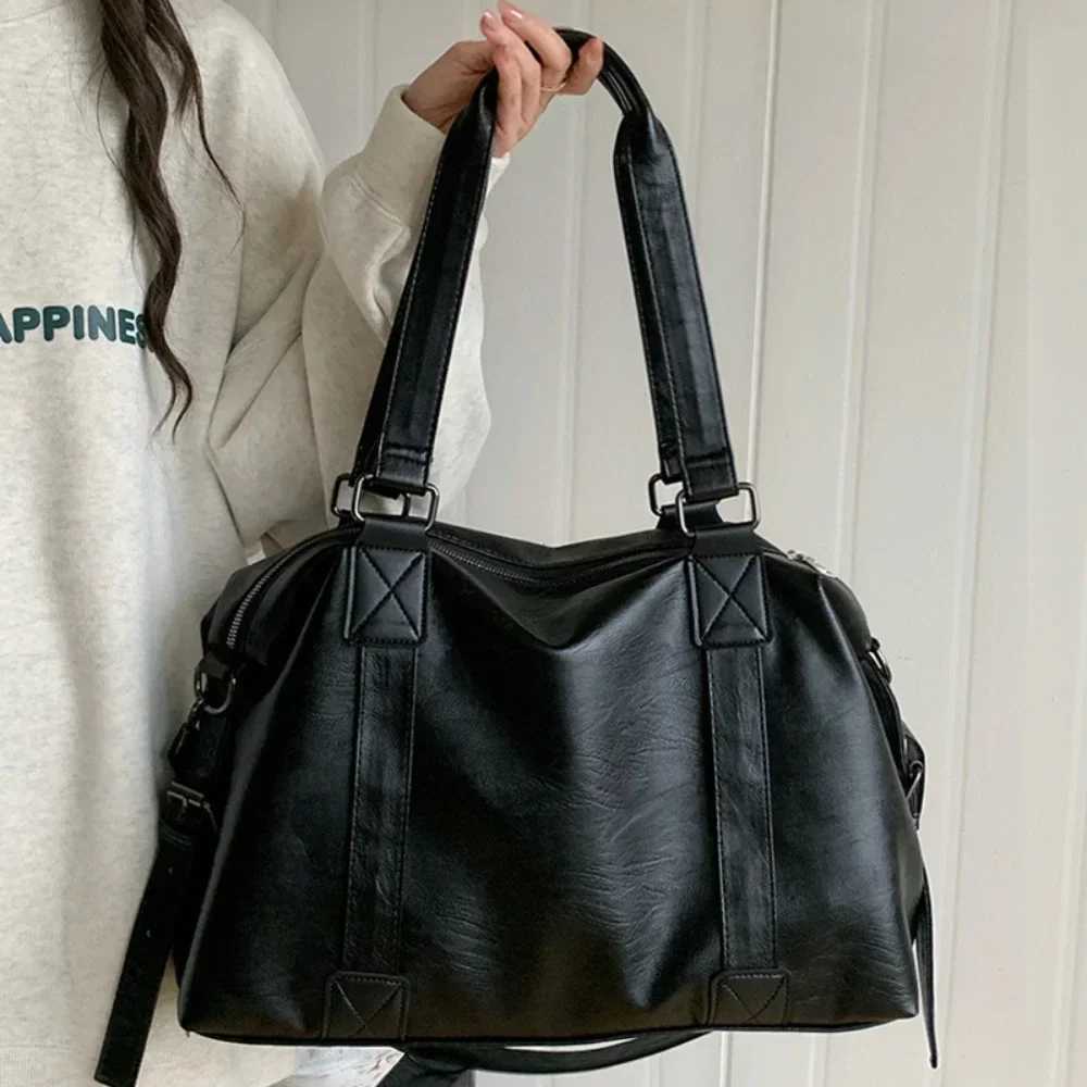 Large Capacity Black Shoulder Bags For Women Large Shopper Bag Solid Color Soft Leather Crossbody Handbag Lady Travel Tote Bag Y250718