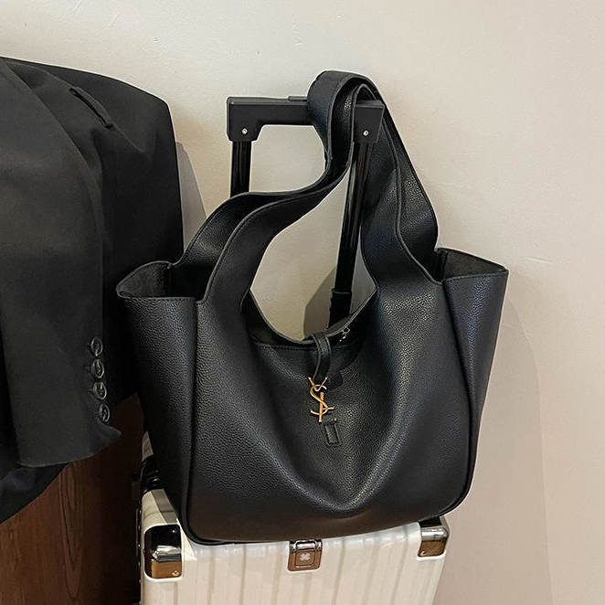 Designer bag Bucket Bag Shoulder Bag Luxury Bag Crossbody Designer 2025 Women Elegant Versatile handbag Casual commuting Crossbody bag Manifest temper