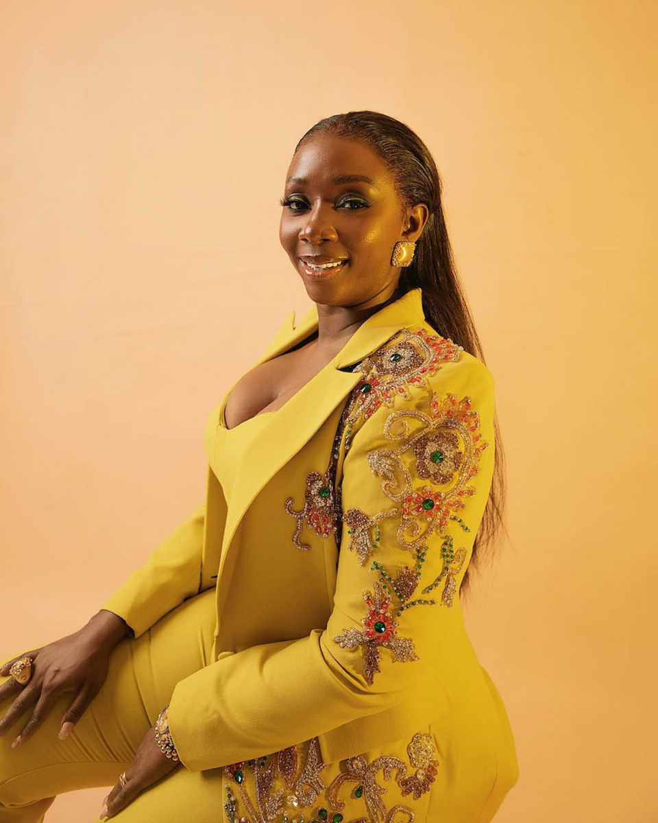 Yellow Plus Size Customized Women Blazer 3 Pieces Crystal Rhinestone Beading Women Suits Banquet Evening Party Outfits