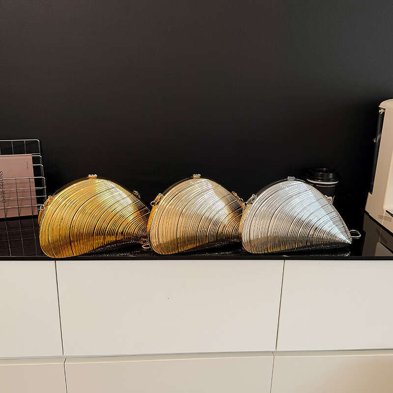 Fashionable and Unique Creative Gold Shell Acrylic Niche Design High-end Feel Clutch Evening Crossbody Bag
