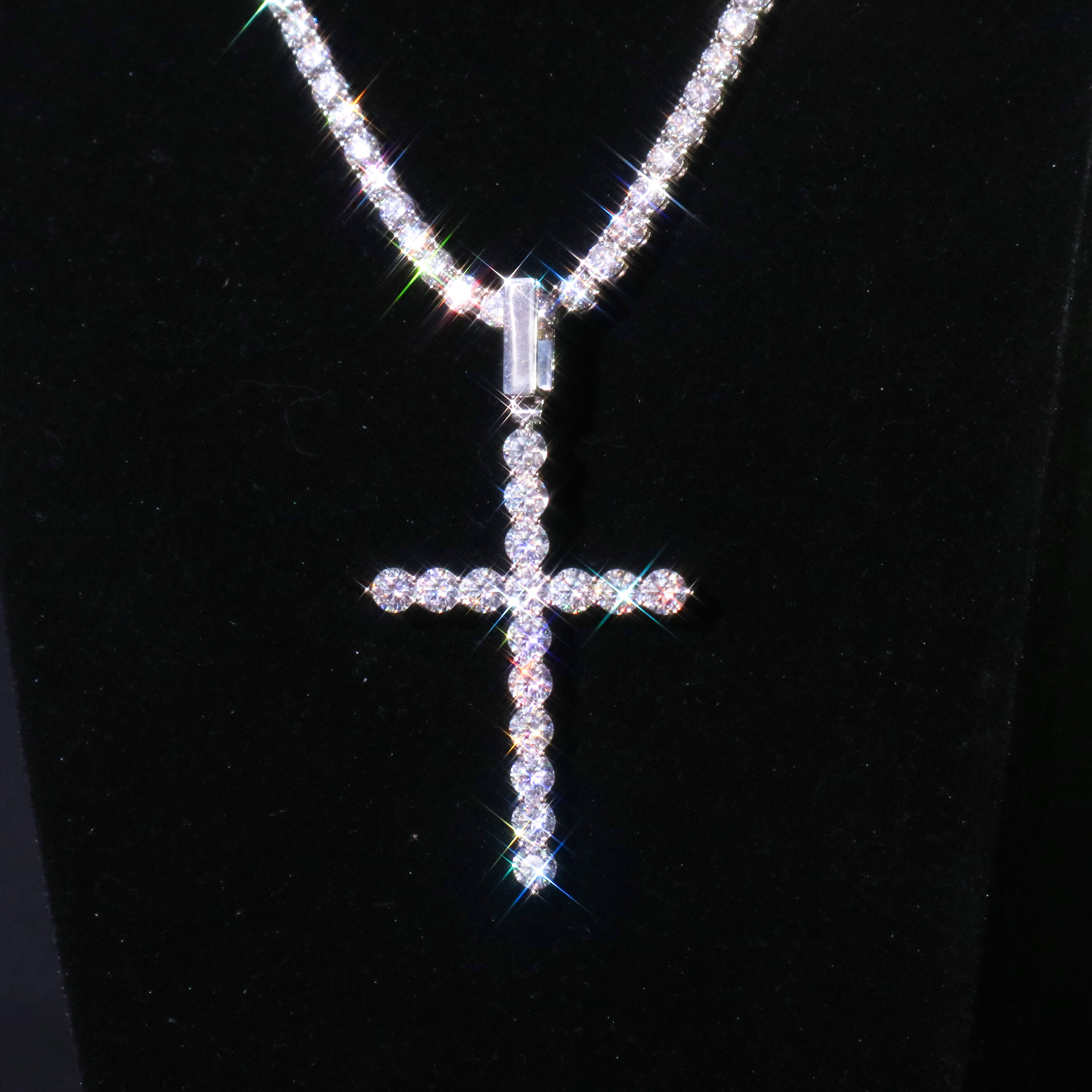 Hip Hop Moissanite Cross Pendant Iced Out Necklace GRA VVS 3mm Round Custom Moissanite Pendant