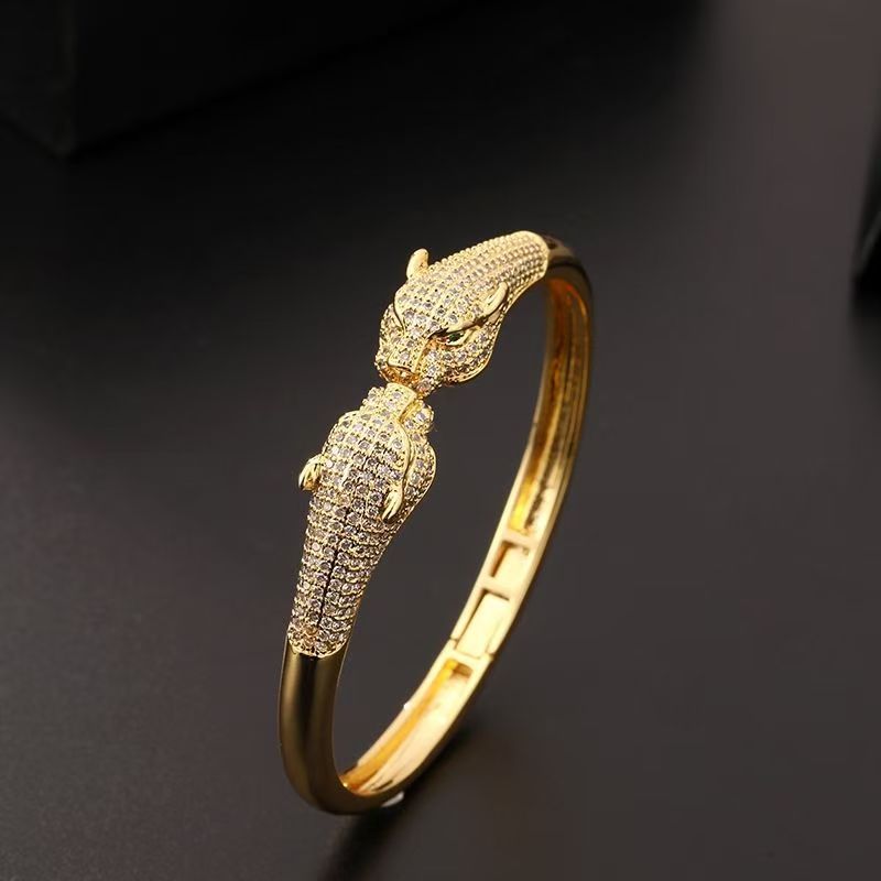 Designer Green Eyed Leopard Bracelet for Women 18K Gold Plated with AAA Zircon Hip Hop Personality Opening Cheetah Bracelet Global Wholesale