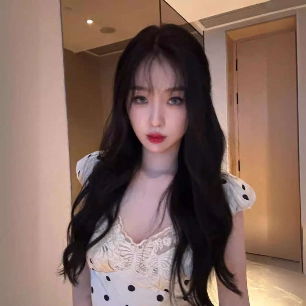 Birthday Yu Shuxin French Satin Polka Dot Fairy Temperament Sexy Backless Beach Print Long Dress B5