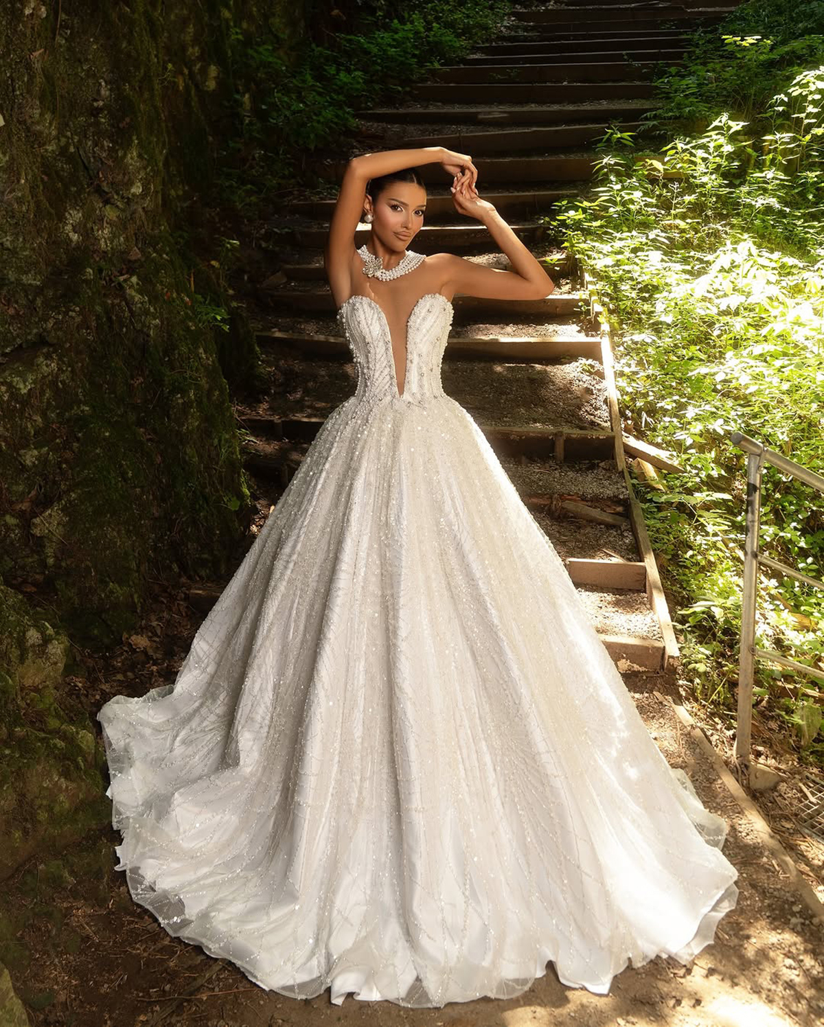 Sexy Wedding Dresses Sweetheart Sleeveless Sequins A Line Bridal Gowns Sweep Train Customized Vestidos De Novia