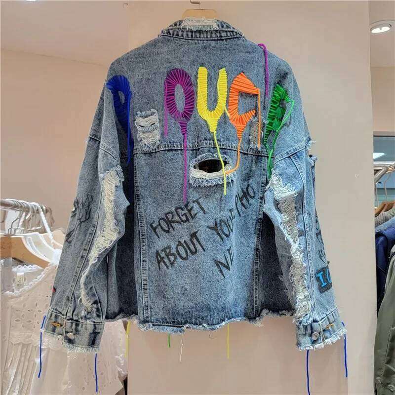 Autumn Fashion Rivet Letter Graffiti Print Holes Pocket Short Denim Jacket Women Streetwaer Loose Casual Jeans Jackets Female