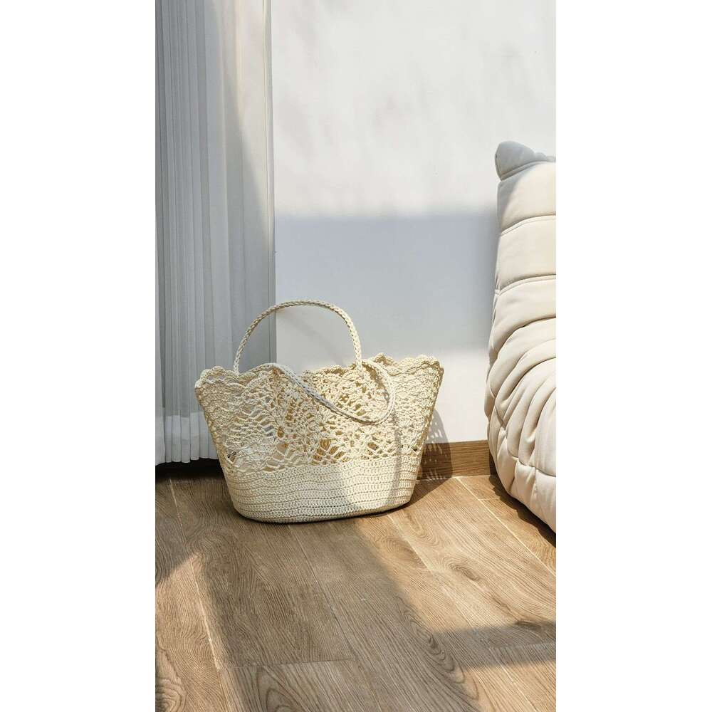 2020 New Lace Shaped Single Shoulder Handheld Women's Shopping Bag Handwoven Basket Summer Versatile