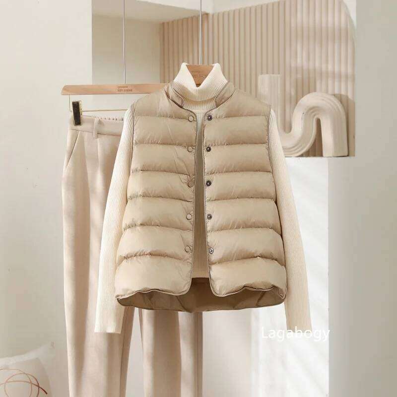 Lagabogy 2025 Female 90% White Duck Down Ultra Lightweight Warm Liner Vest New Women Sleeveless Single-Breasted Puffer Jacket MDNG