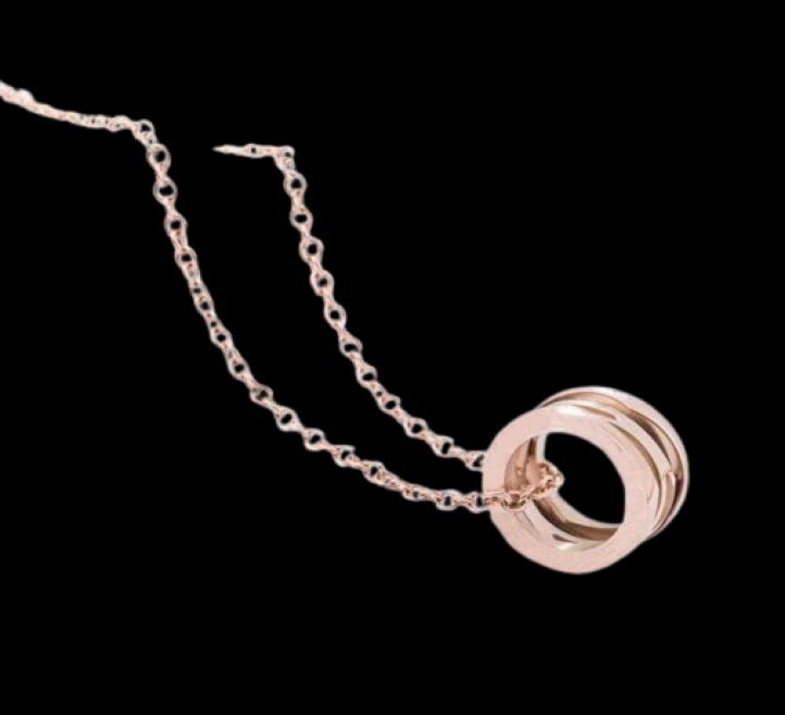 Luxury fashion spring hollow necklace ladies creative sliding pendant jewelry with original packaging gift box2107650