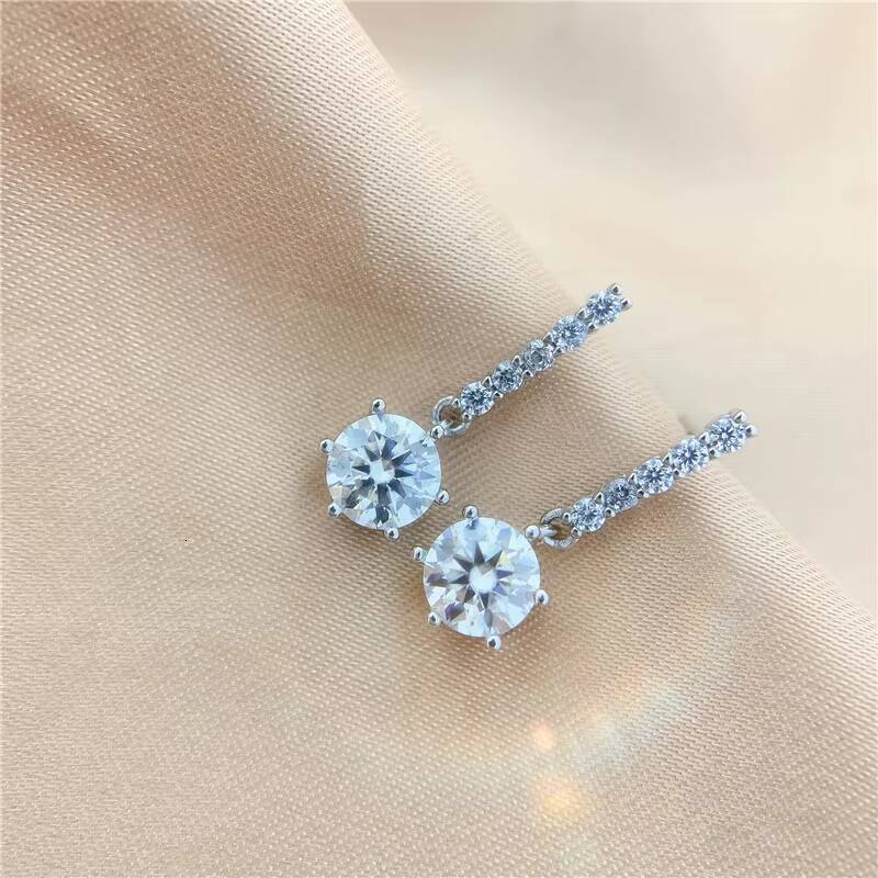 Luxury Romantic Female Tassel Six Claws Moissanite Earrings S925 Sterling Silver 925 White Studs Earrings for Women Fine Jewelry