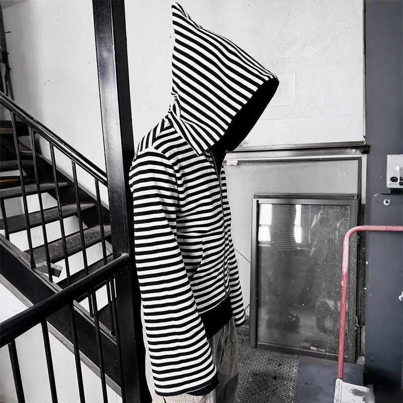 2K Fashion Trend Hoodie Black White Horizontal Striped Pointed Hood Design Zip Hoodie Gothic Men Women Punk Casual Streetwear X2507181