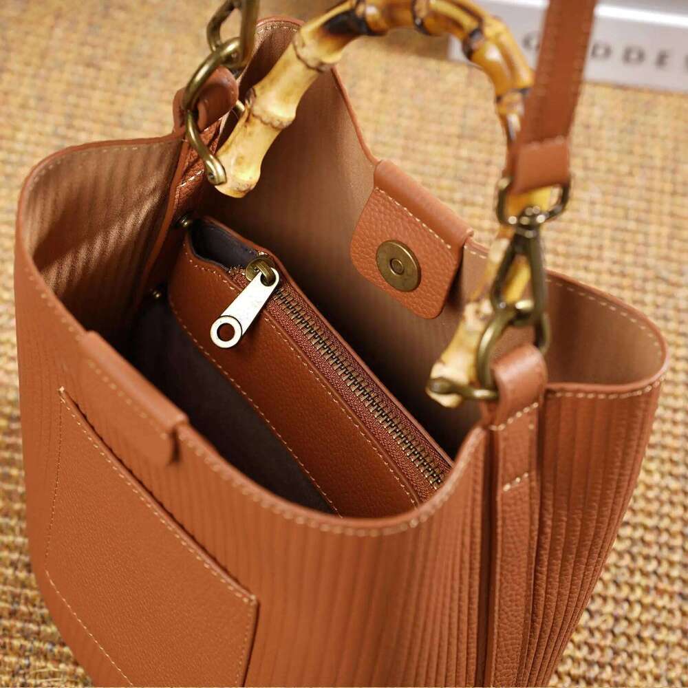 2025 New Bucket For women Casual and Versatile Cowhide Shoulder bag fashionable genuine leather female handbag gift