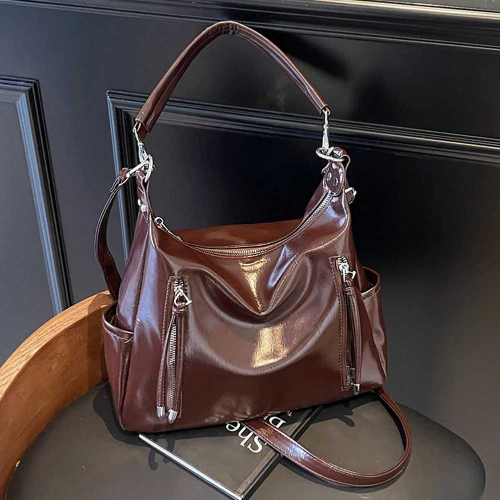 2023 Trendy Tote Bag Large Capacity Versatile Handbag Contrast Color Leisure Armpit Bag Travel Shopping Commute Bag Y250718