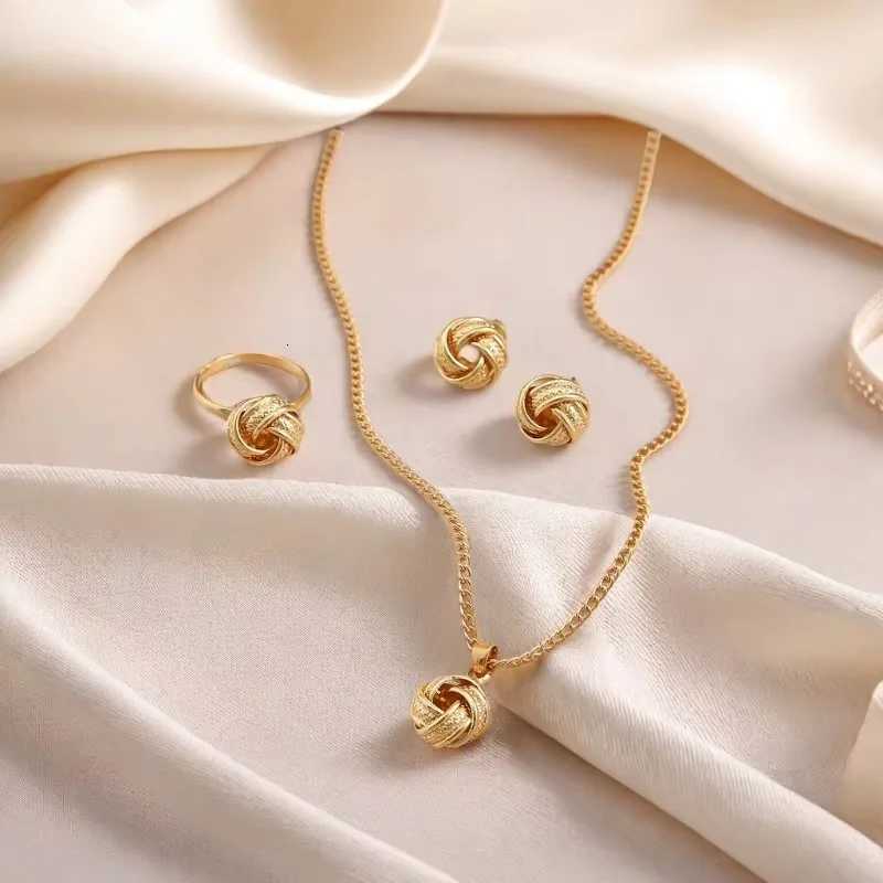 New Fashion Metal Jewelry Three-dimensional Ring Earring Necklace Three-piece Set Creative Design Sense Jewelry Set Necklace X250718