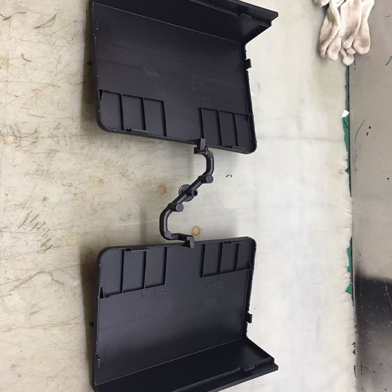 Automotive Injection Molded Brake Fluid Filling Cap - High-Quality Material