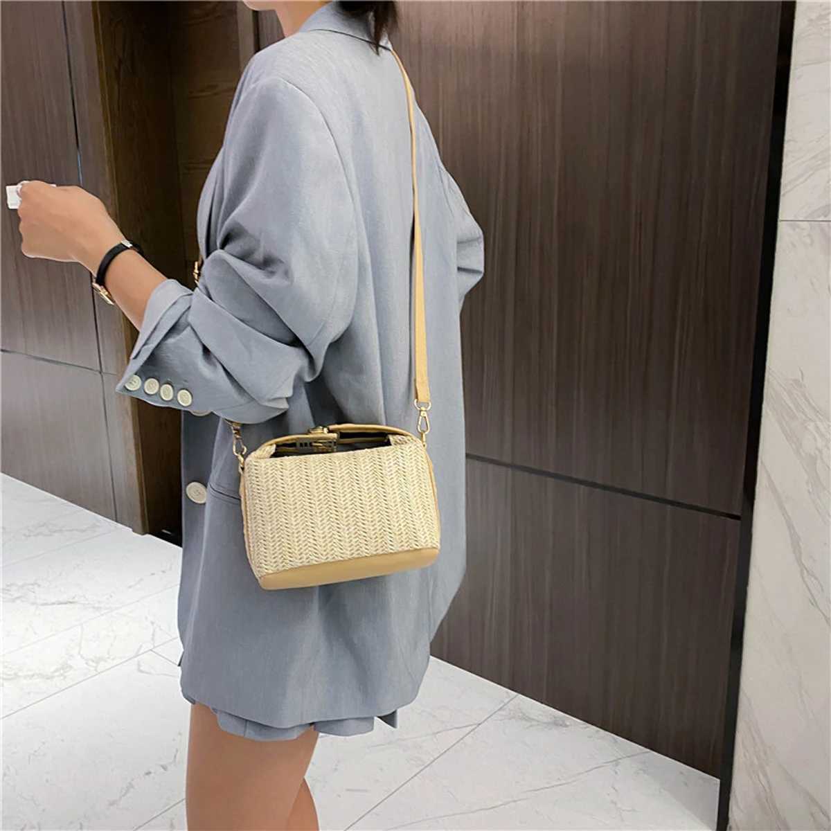 Summer Small Straw Handbag Trendy Shoulder Bag Woven Bucket Crossbody Bag Casual Seaside Beach Bag Gilrs Handle Tote Y250717