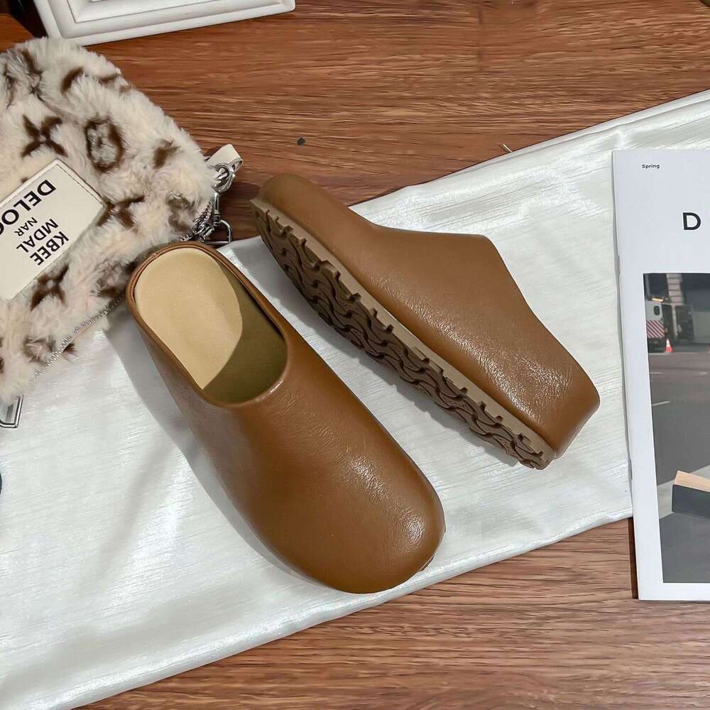 2025 Korean Version Boken Slippers for Women, Thick Sole, Height Increasing, Closed-Toe Sandals, Casual Style, Elegant Women's Shoes