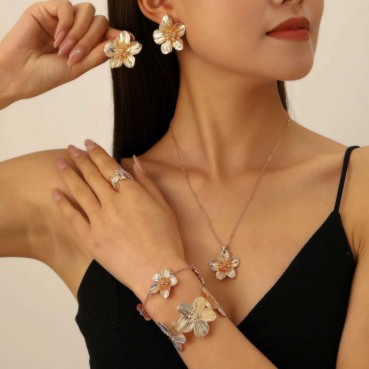 LATS Crinkle Textured Flowers Necklace Earrings Bracelet Anklet Ring Bracelet New Design Jewelry Set Fashion Accessories Gifts X2507181