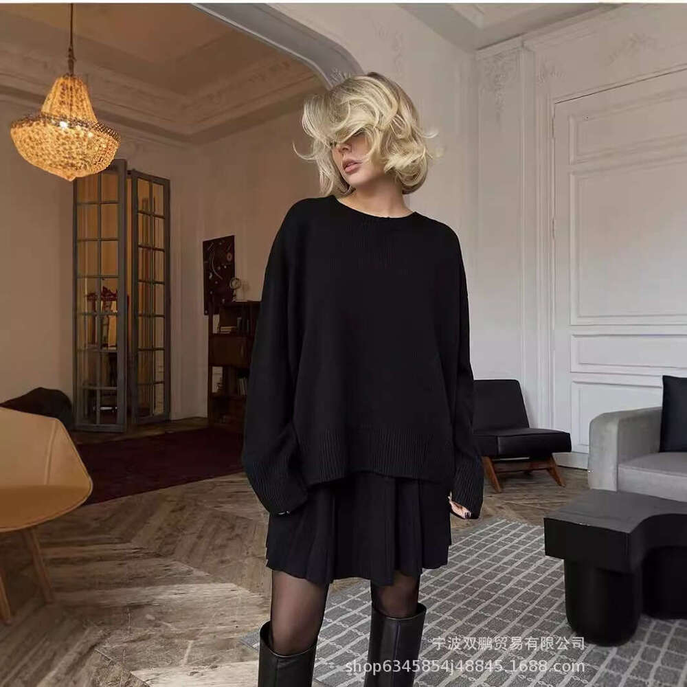 Russian Solid Color Round Neck Sweater And Pleated For Women New Style Knitted Short Skirt Set B5