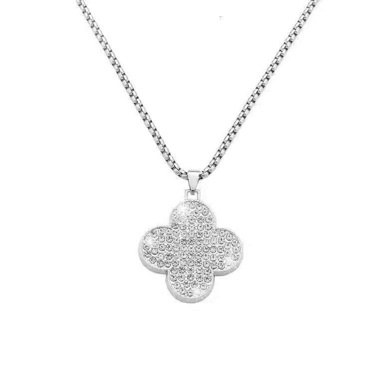 High-End Sweater Chain for Women, Autumn and Winter Four-Leaf Clover Necklace, Light Niche Long Simple Sweatshirt Chain, Titanium Steel Pendant